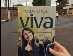 Mais de 4,5 mil livros Esperança Viva são distribuídos em Viradouro-SP. 