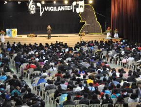 Más de 2200 personas asistena la Mega-Vigilia de Jóvenes en Bolivia