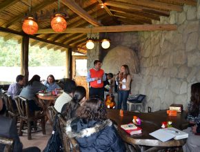 Temas de familia y Grupos Pequeños se aplican en Cuenca