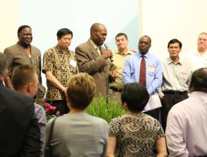 Escuela de evangelismo de “NY13” enseña métodos para alcanzar a otras ciudades