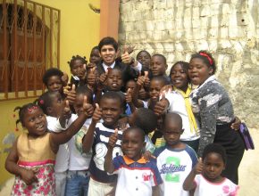 Joven predica mensaje bíblico por 15 noches en Angola
