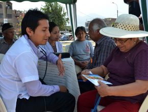 Carpas de Oración brindan ayuda médica y espiritual