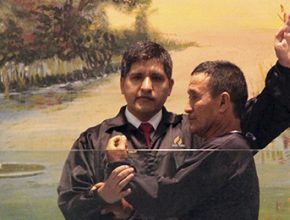 Evangelista pentecostal se bautiza en la Iglesia Adventista