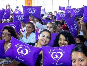 En Ambato los seminarios reafirman la fe de las mujeres