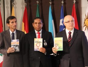 Liderazgo adventista lanza libro misionero para el 2015