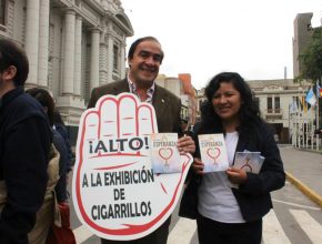 Universidad adventista en Perú participa en la marcha por el Día mundial sin Tabaco