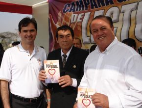 Alcalde en Perú respaldó campaña de lectura y felicitó iniciativa de la iglesia adventista