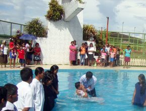 Futbolista y familia deciden por el bautismo