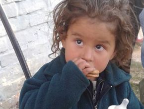 Decenas de niños reciben ayuda humanitaria en Argentina