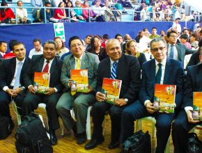 Comunión y adoración en jornada de enriquecimiento espiritual