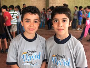 Niños del Paraguay participaron del programa Grande como David