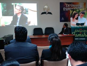 Iglesia adventista en el norte del Perú se une al culto Adoración en familia