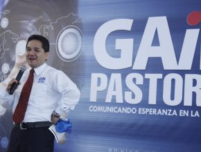 Periodista da testimonio de fe en medios de comunicación ecuatorianos