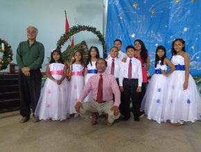 Colegio Adventista presentó recital por Navidad al aire libre