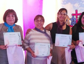 Educadoras de niños de iglesia, reciben capacitación