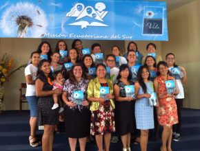 Damas participan de retiro espiritual en Ecuador