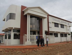 Ivirgarzama inaugura moderno Colegio Adventista