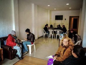 Centros de apoyo captan docenas de personas en Uruguay