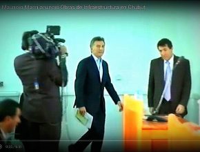 Presidente argentino Mauricio Macri recibe libro Esperanza Viva