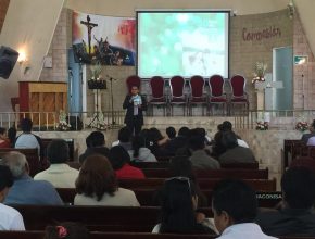 Matrimonios adventistas se comprometen con el proyecto “Dos ganando Dos”