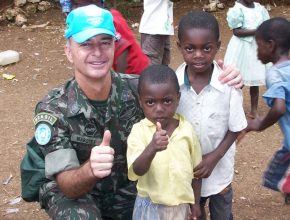 Capitán que sirvió en Haití habla de sus batallas espirituales