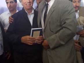 Presidente de Uruguay recibió libro sobre la vida de Jesús