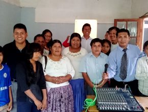 Personal de Radio Nuevo Tiempo de Palos Blancos son entrenados en Producción Radiofónica
