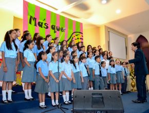 Niños adventistas entregan sus talentos a Dios en concierto