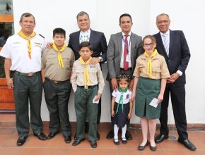 Presidencia de Ecuador recibe a delegación de Conquistadores