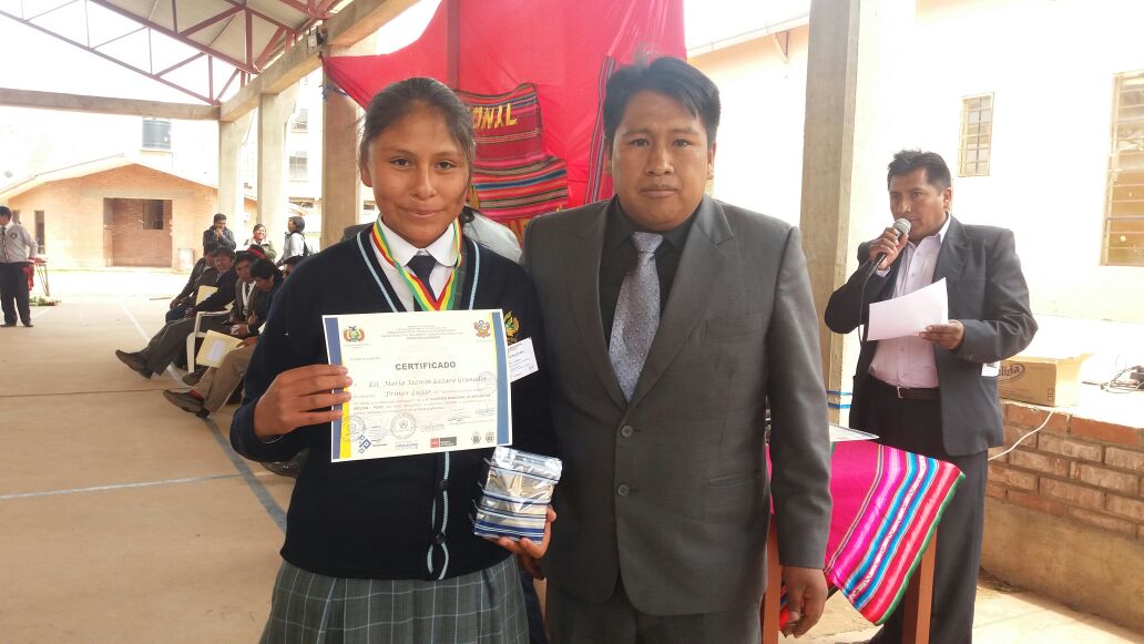 Estudiantes recibieron reconocimiento por el logro obtenido.
