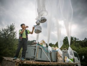 Corea del Norte recibe literatura misionera en globos