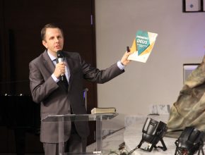 Guía facilita el estudio de la Biblia y llegará el año que viene a las iglesias