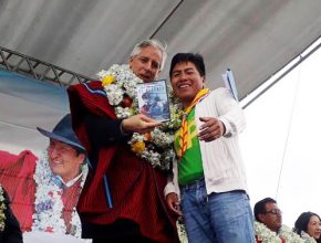 Vicepresidente de Bolivia, Álvaro García Linera, recibe la película 