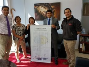 85 jóvenes adventistas firman compromiso como donantes de sangre