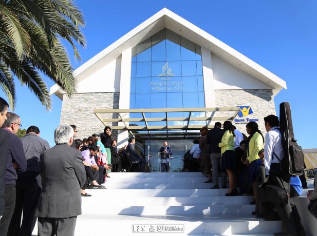 Inauguración de la nueva fachada de la iglesia Adventista en Maipú