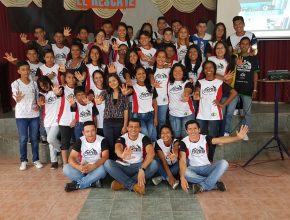 Jóvenes adventistas entregan sus vacaciones al servicio comunitario