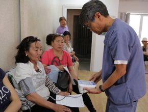 Atención médica amplía la influencia de la iglesia en Mongolia