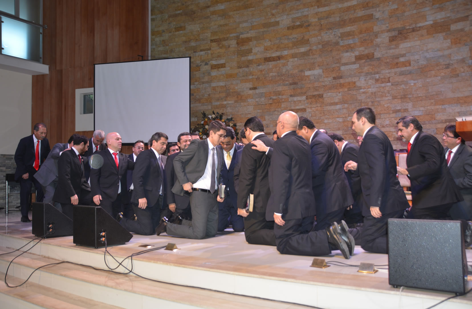 Iglesia Adventista ordena pastores al Ministerio en Concepción