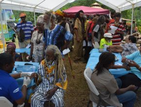 En Jamaica, adventistas ofrecen chequeos gratuitos de salud a decenas de rastafaris