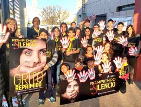 Miles de personas concientizan sobre el abuso y la violencia en Argentina