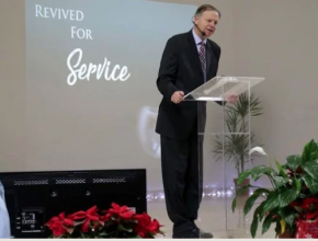 Mark Finley predica a Cristo, la solución para el reavivamiento espiritual