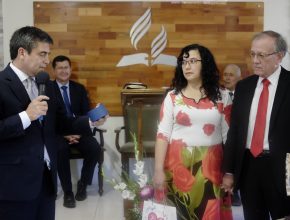 Iglesia Adventista reconoce 32 años de servicio del Pastor Edgardo Cortés