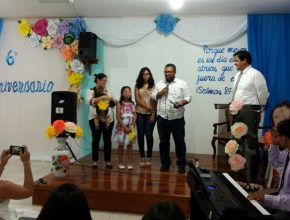 Autoridades de Galápagos participaron del aniversario de la iglesia adventista