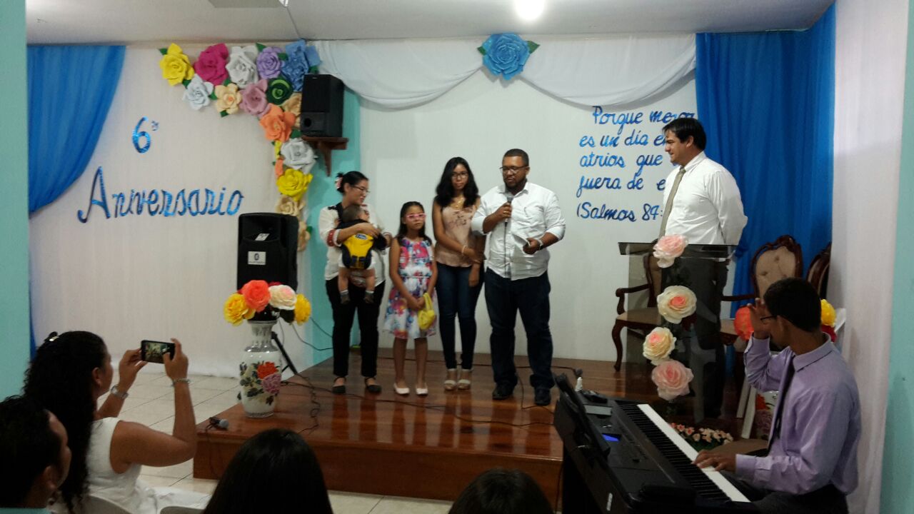 Autoridades de Galápagos participaron del aniversario de la iglesia  adventista - Noticias - Adventistas