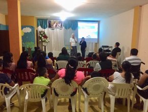 Universitarios dirigen campaña evangelistica en Santo Domingo, Ecuador