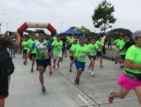 Corredores participaron de carrera 5K “Muévete por la vida” al sur del Ecuador