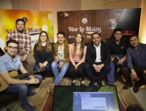 Colportores en Chile conmemoran su día con lanzamiento de producción musical