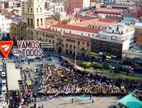 Concentración de conquistadores en la plaza San Francisco - La Paz 