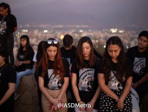 Cerca de 400 jóvenes oran para impactar Chile con actividades de ayuda al prójimo