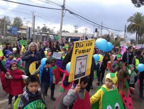 En Chile, estudiantes adventistas realizan marcha pacífica en contra del consumo de tabaco